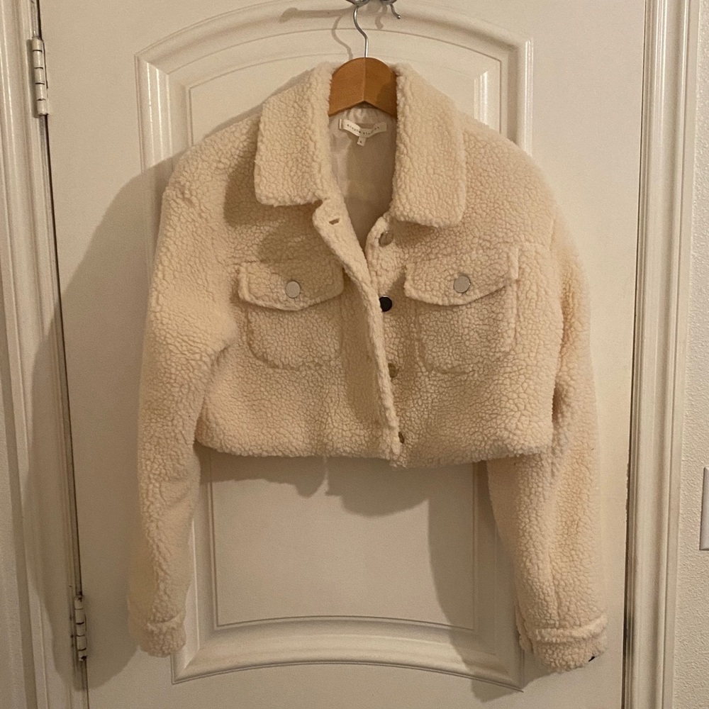 Cute soft crop cream jacket new!